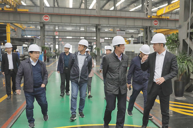 天瑞集團導一行蒞臨中譽鼎力參觀考察