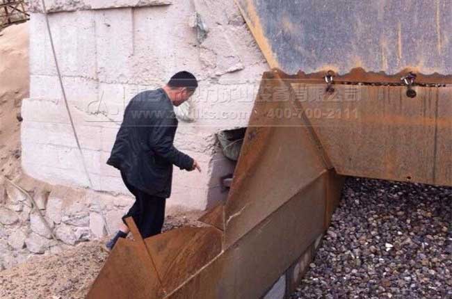 甘肅蘭州時產(chǎn)500噸石料生產(chǎn)線成品料堆