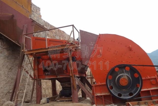 生產線中的重型錘式破碎機