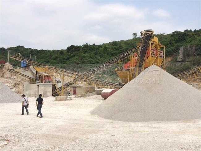 廣西桂林時產300噸石料生產線現場
