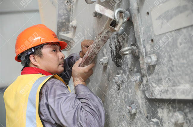 錘式破碎機維修