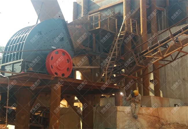 錘式破碎機使用現場