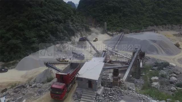 順晟建材采石場近景圖