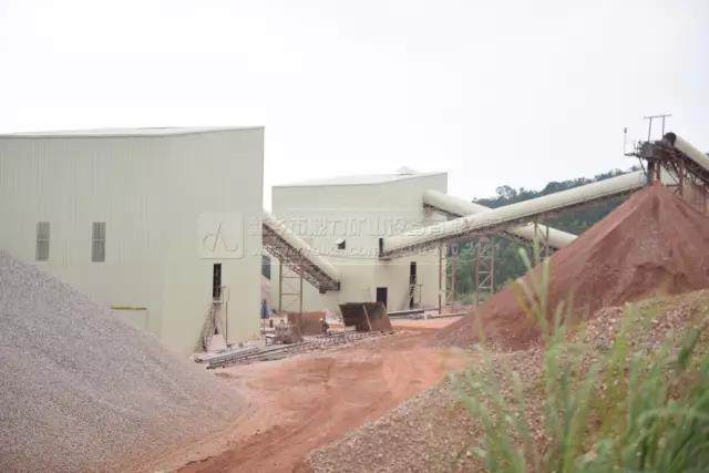 足療嶺采石場生產(chǎn)線近景圖