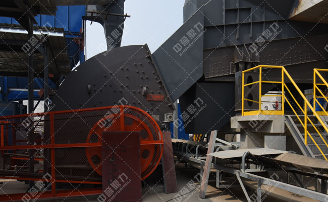 時產(chǎn)200噸碎石機案例現(xiàn)場