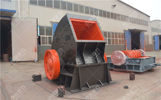 日產(chǎn)1萬噸的錘式破碎機(jī)