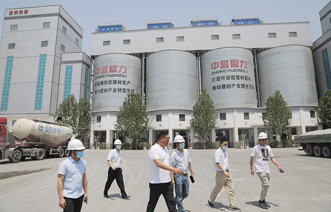 華潤水泥高管蒞臨中譽鼎力參觀考察