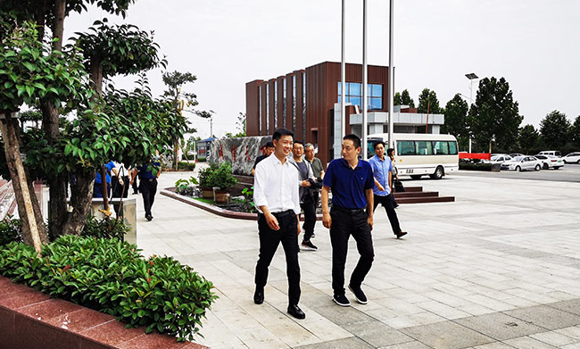 焦作市副秘書長侯志強一行蒞臨中譽鼎力考察調研